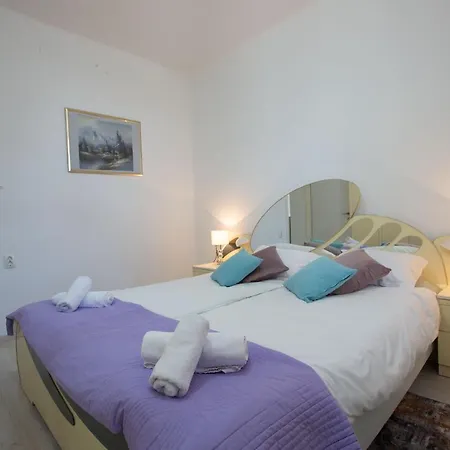 Ms 3br Near Kolovare * زادار