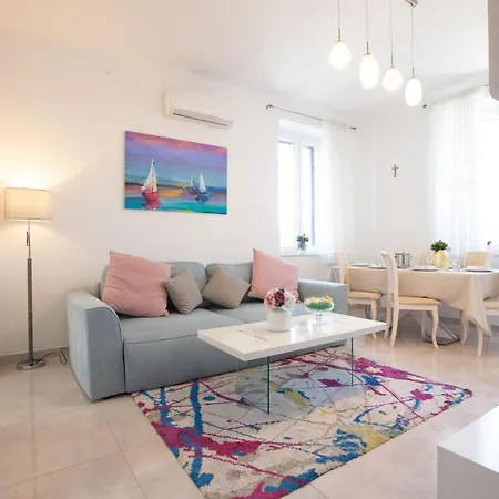 Apartment Ms 3br Near Kolovare