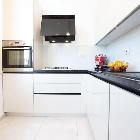 Ms 3br Near Kolovare Apartman