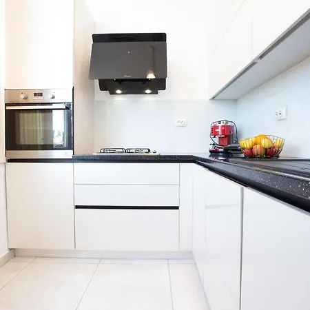 Ms 3br Near Kolovare Apartment