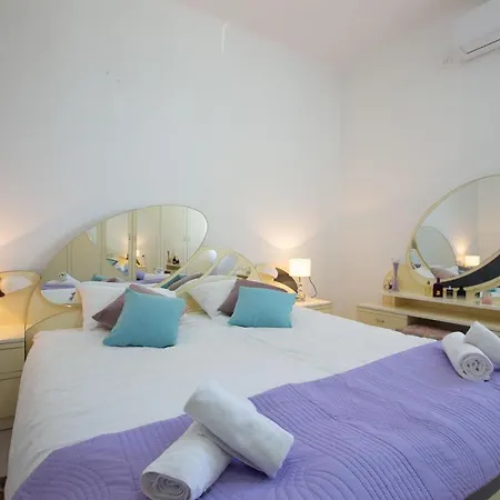 Ms 3br Near Kolovare Apartment *