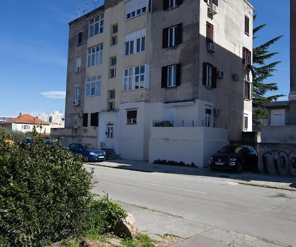 Apartament Ms 3br Near Kolovare *