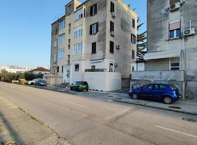 Apartament Ms 3br Near Kolovare Zadar